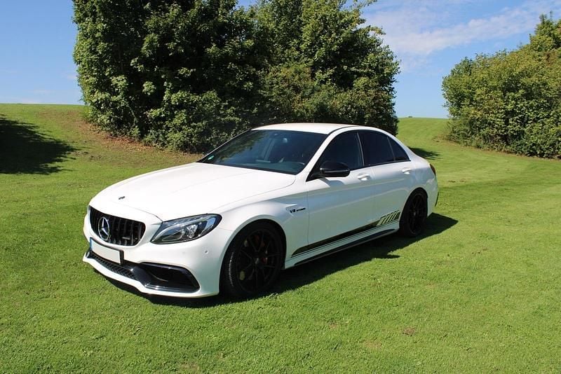 Weiß Gebraucht 2017 Mercedes C63 AMG Limousine | 44.000 € (Fairer Preis) - Bild 1/4