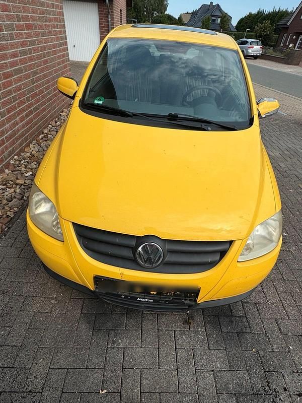 Gelb Gebraucht 2005 VW Fox Kleinwagen | 555 € (Superpreis) - Bild 1/4