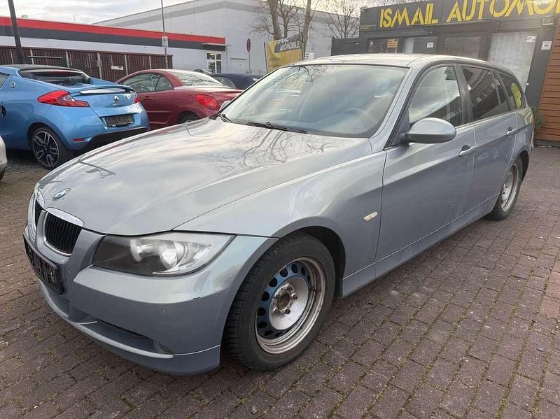 Gebraucht BMW 320 150 PS (110 kW) 2006 Arktis Kombi