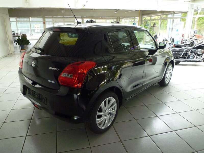 Gebraucht Suzuki Swift 83 PS (61 kW) 2023 Super black pearl Kleinwagen