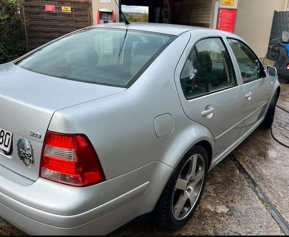 Gebraucht VW Bora Highline 116 PS (85 kW) 2003 Silber Limousine