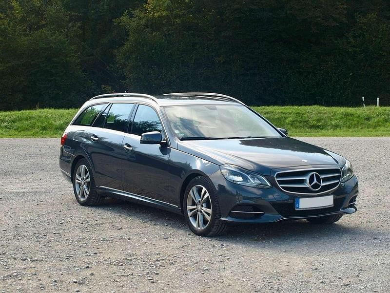 Gebraucht 2013 Mercedes E200 Avantgarde Kombi | 16.399 € (Etwas zu teuer) - Bild 1/4
