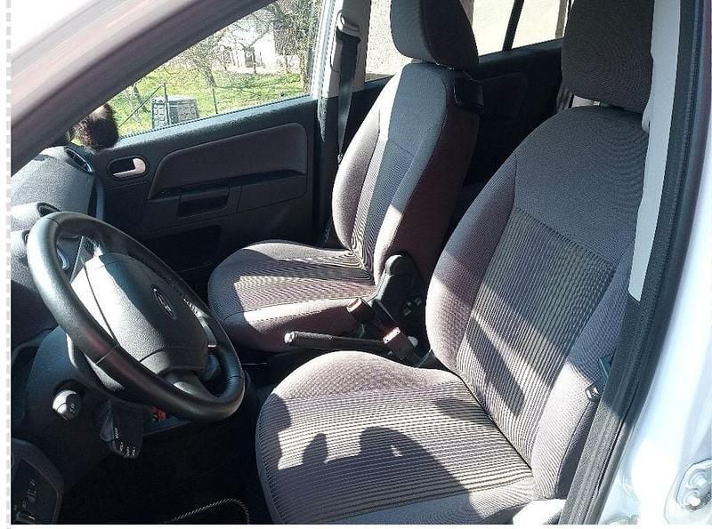 Gebraucht Ford Fusion Trend 101 PS (74 kW) 2011 Weiß Kleinwagen