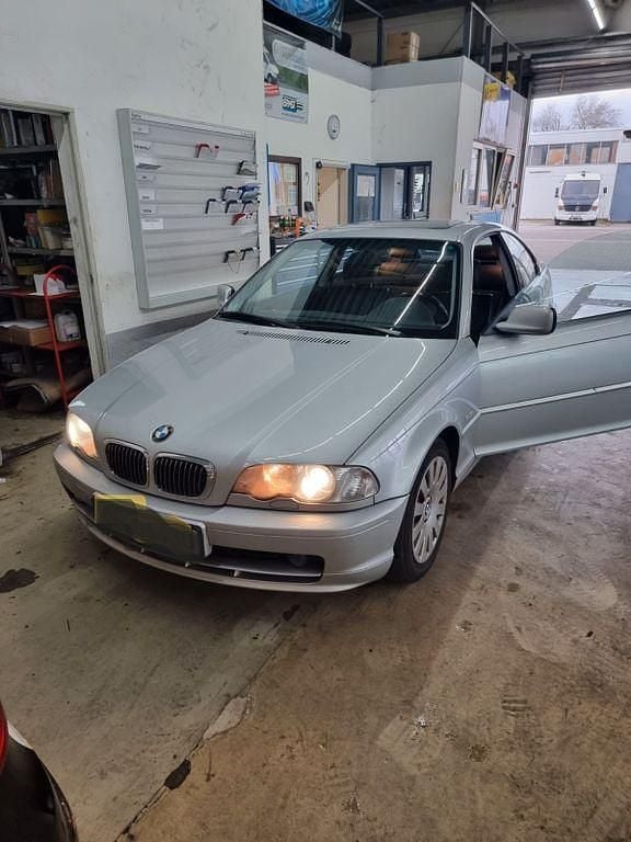 Silber Gebraucht 2002 BMW 320 M Sport Coupé | 1.800 € (Superpreis) - Bild 1/4