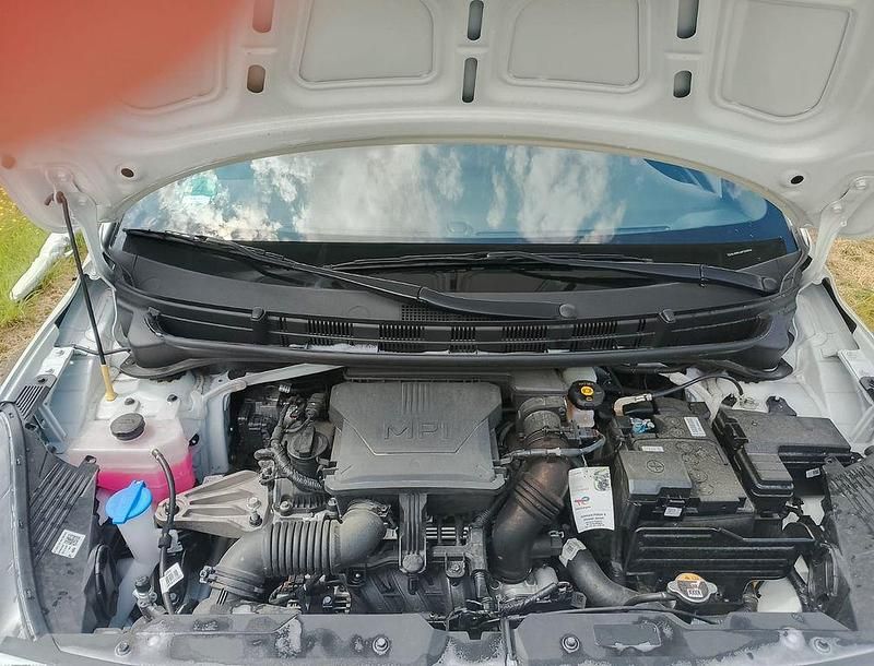 Gebraucht Hyundai i10 67 PS (49 kW) 2023 Weiß Kleinwagen