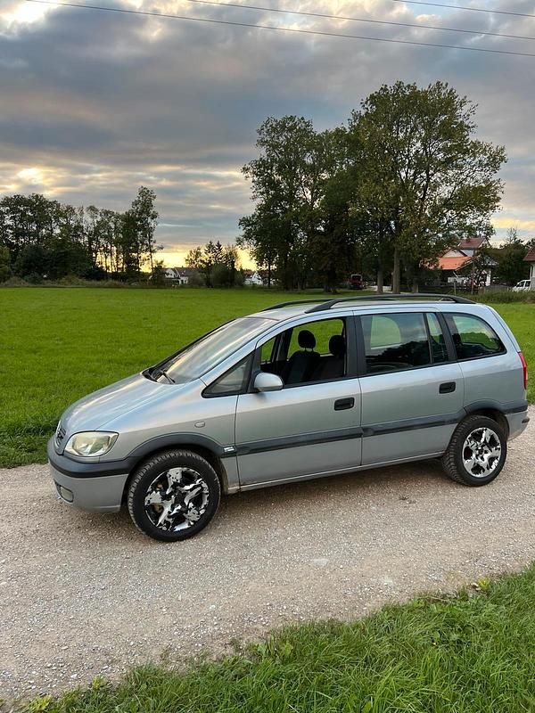 Silber Gebraucht 2003 Opel Zafira Van / Kleinbus | 699 € (Superpreis) - Bild 1/4