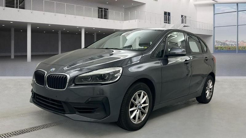 Grau Gebraucht 2020 BMW 218 Advantage Kombi | 12.999 € (Guter Preis) - Bild 1/4