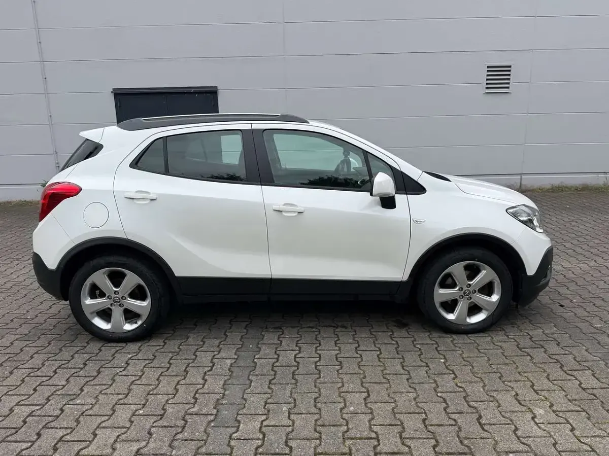 Gebraucht Opel Mokka Edition 140 PS (102 kW) 2012 Cremeweiss/snow flake white SUV