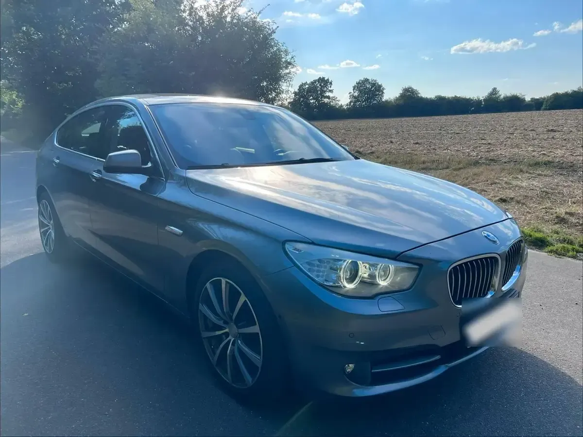 Gebraucht BMW 530 258 PS (189 kW) 2012 Grau Limousine