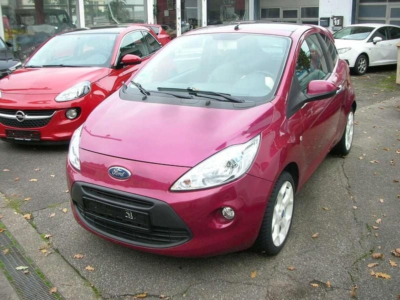 Gebraucht Ford Ka Titanium 69 PS (50 kW) 2010 Funky magenta metallic Kleinwagen