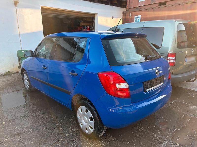 Gebraucht Skoda Fabia 69 PS (50 kW) 2009 Blau Kleinwagen