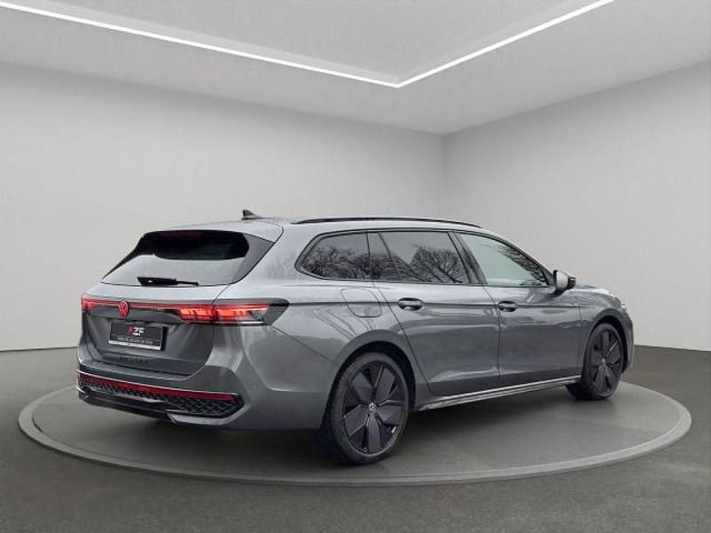 Neu VW Passat R-line 193 PS (141 kW) 2025 Grau Kombi