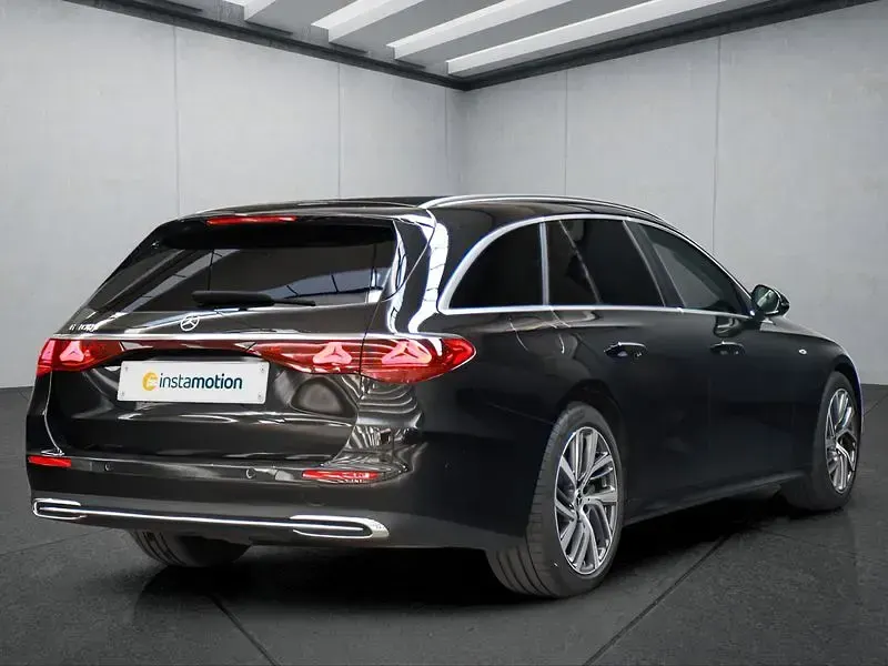 Gebraucht Mercedes E300 204 PS (150 kW) 2025 Schwarz Kombi