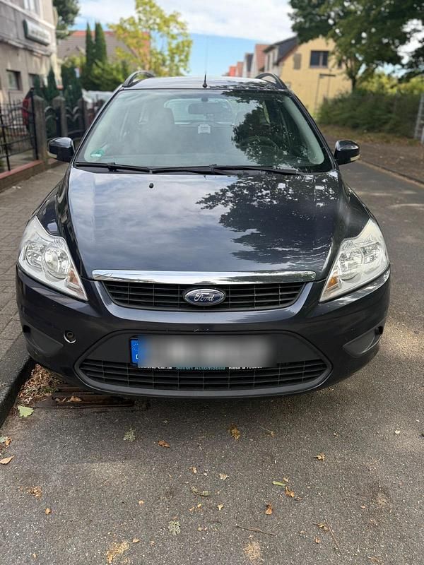 Schwarz Gebraucht 2009 Ford Focus Kombi | 2.400 € (Guter Preis) - Bild 1/4