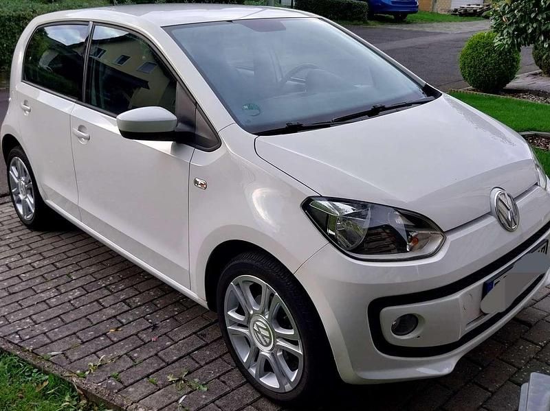 Weiß Gebraucht 2015 VW up! Move Kleinwagen | 6.900 € (Fairer Preis) - Bild 1/4