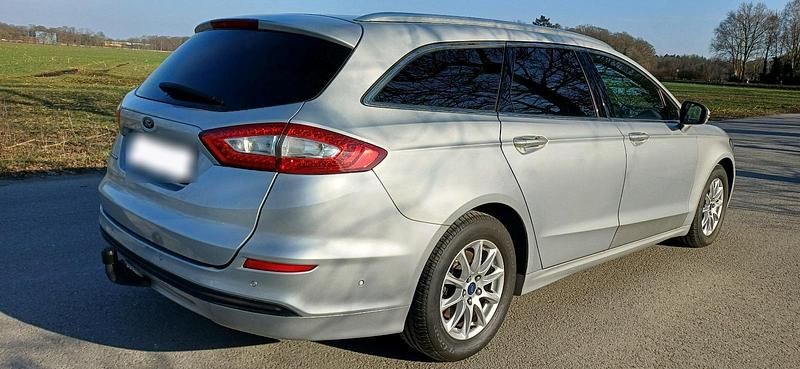 Gebraucht Ford Mondeo Titanium 150 PS (110 kW) 2015 Grau Kombi