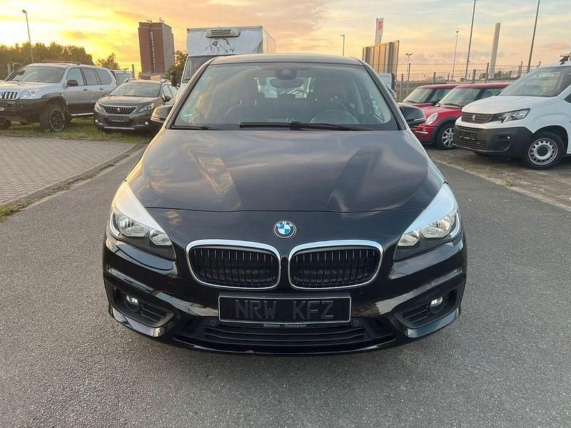 Schwarz Gebraucht 2016 BMW 218 Active Tourer Advantage Van / Kleinbus | 9.900 € (Superpreis) - Bild 1/4
