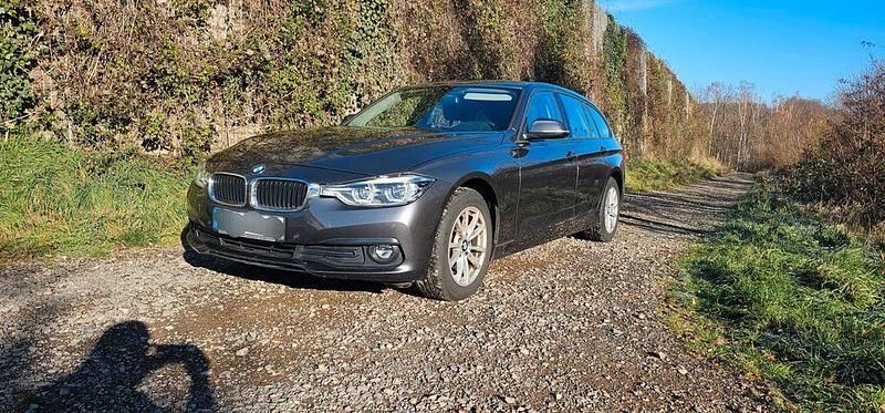 Gebraucht BMW 316 Advantage 116 PS (85 kW) 2018 Grau Kombi