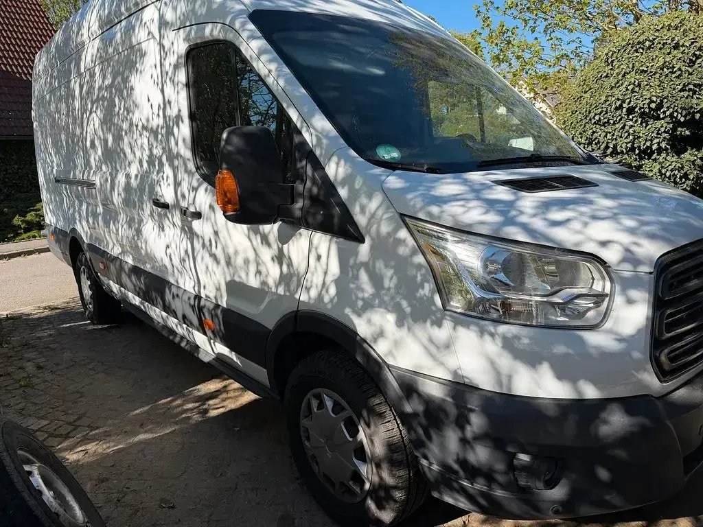 Usado Ford Transit 170 HP (125 kW) 2018 Branco Sedan