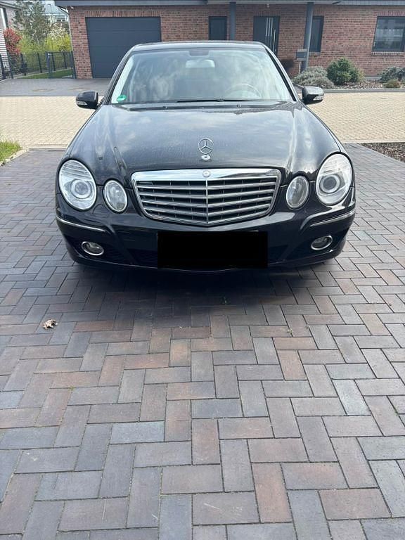 Gebraucht Mercedes E350 Elegance 292 PS (214 kW) 2008 Schwarz Limousine