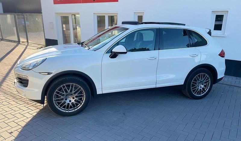 Weiß Gebraucht 2012 Porsche Cayenne SUV | 15.999 € (Superpreis) - Bild 1/4
