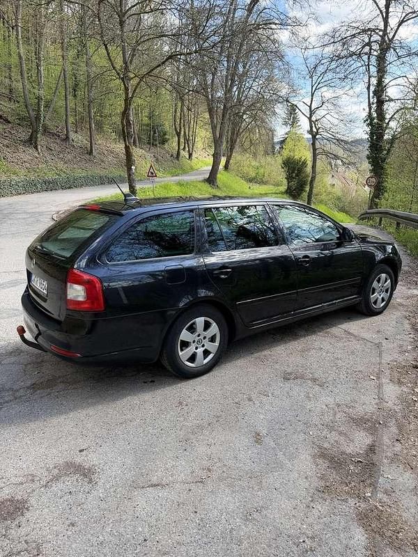 Gebraucht Skoda Octavia Classic 105 PS (77 kW) 2011 Schwarz Kombi