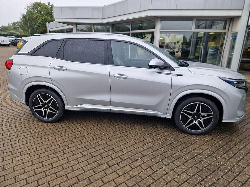 Neu DFSK E5 177 PS (130 kW) 2026 Silber SUV