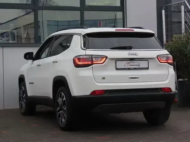 Gebraucht Jeep Compass 131 PS (96 kW) 2024 Weiß SUV