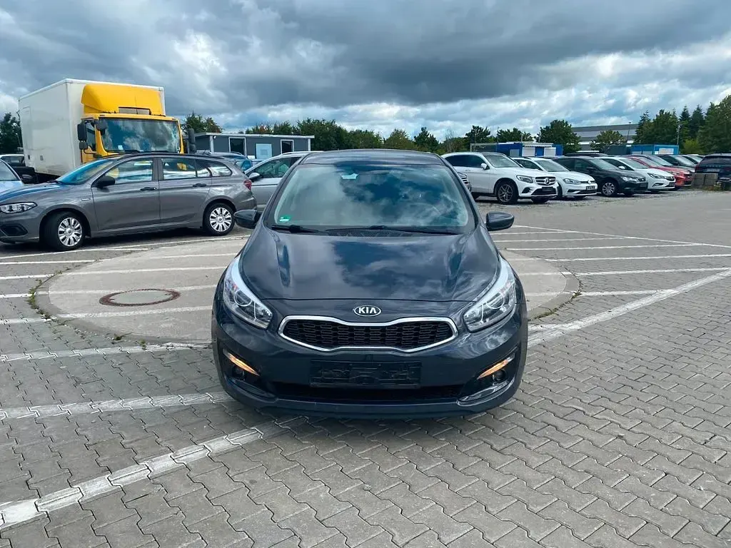 Gebraucht Kia Ceed Edition 7 99 PS (72 kW) 2016 Kleinwagen