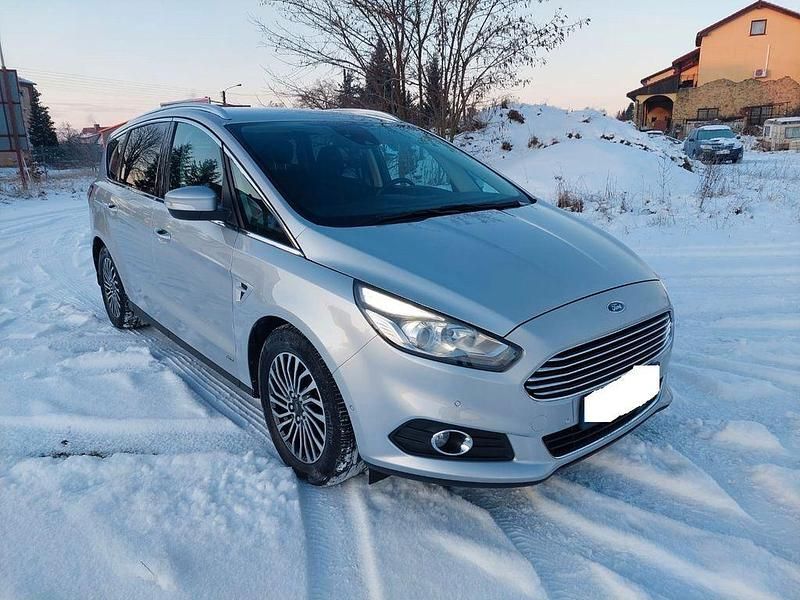 Gebraucht Ford S-MAX Titanium 190 PS (139 kW) 2019 Silber Van / Kleinbus