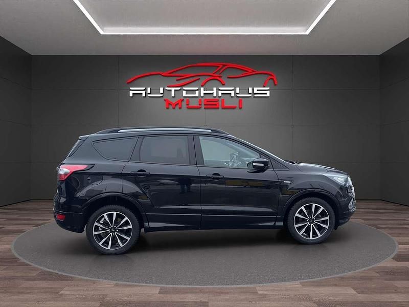 Gebraucht Ford Kuga ST-Line 150 PS (110 kW) 2019 Schwarz SUV