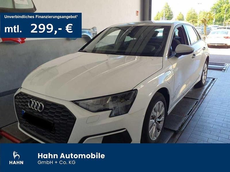 Weiß Gebraucht 2022 Audi A3 Sportback e-tron Limousine | 21.830 € (Guter Preis) - Bild 1/3