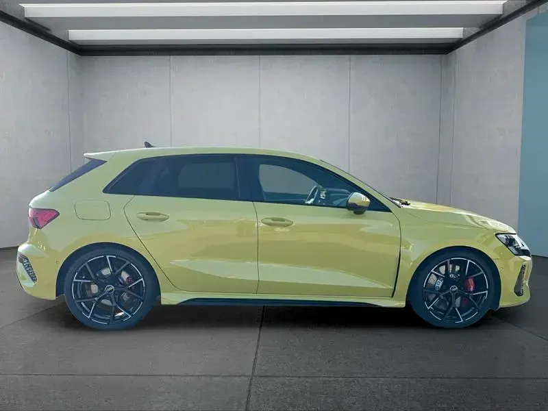 Gebraucht Audi RS3 Sportback 400 PS (294 kW) 2024 Gelb Kleinwagen
