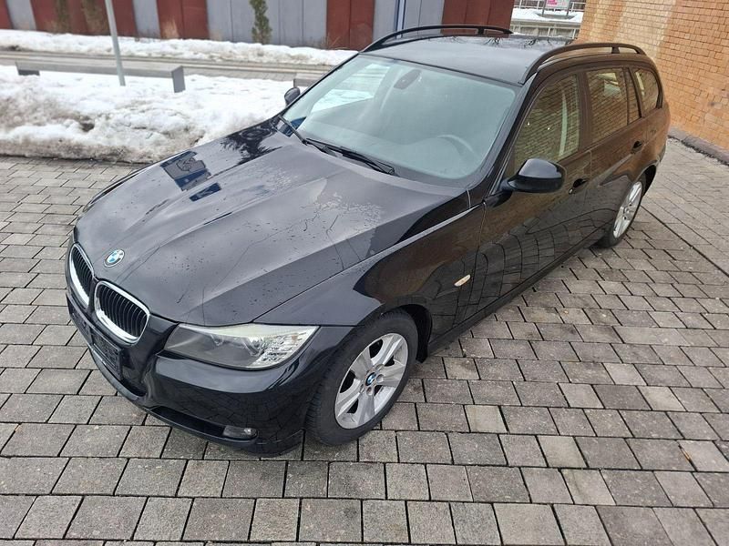 Gebraucht BMW 318 Sport Line 143 PS (105 kW) 2009 Schwarz Kombi