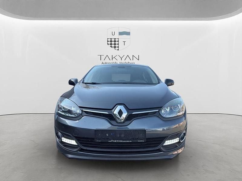 Gebraucht Renault Mégane LIMITED 116 PS (85 kW) 2015 Schwarz Limousine
