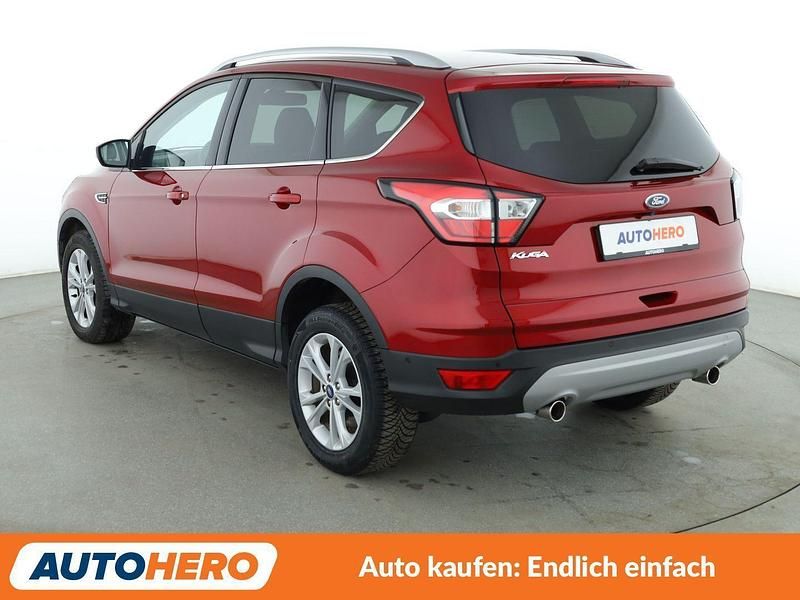 Gebraucht Ford Kuga Titanium 150 PS (110 kW) 2019 Rot SUV