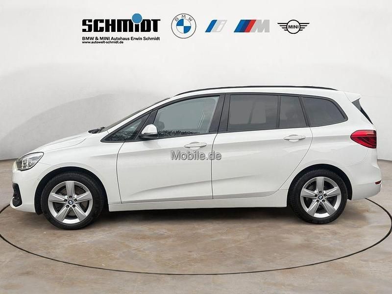 Gebraucht BMW 220 Gran Tourer Sport Line 178 PS (130 kW) 2021 Weiß Van / Kleinbus