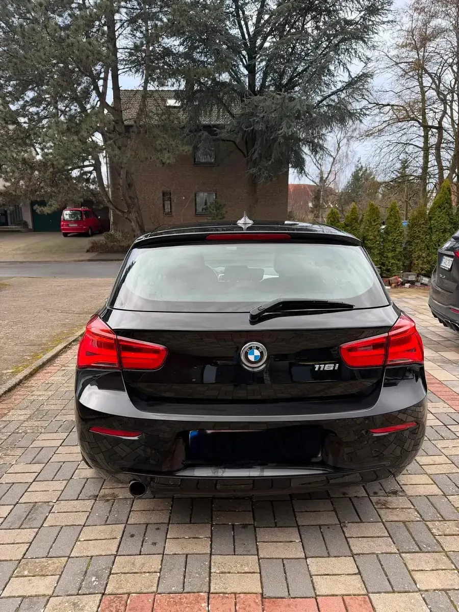 Gebraucht BMW 116 109 PS (80 kW) 2018 Schwarz Kleinwagen