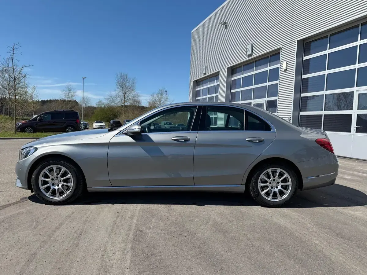 Gebraucht Mercedes C200 Avantgarde 184 PS (135 kW) 2015 Silber Limousine