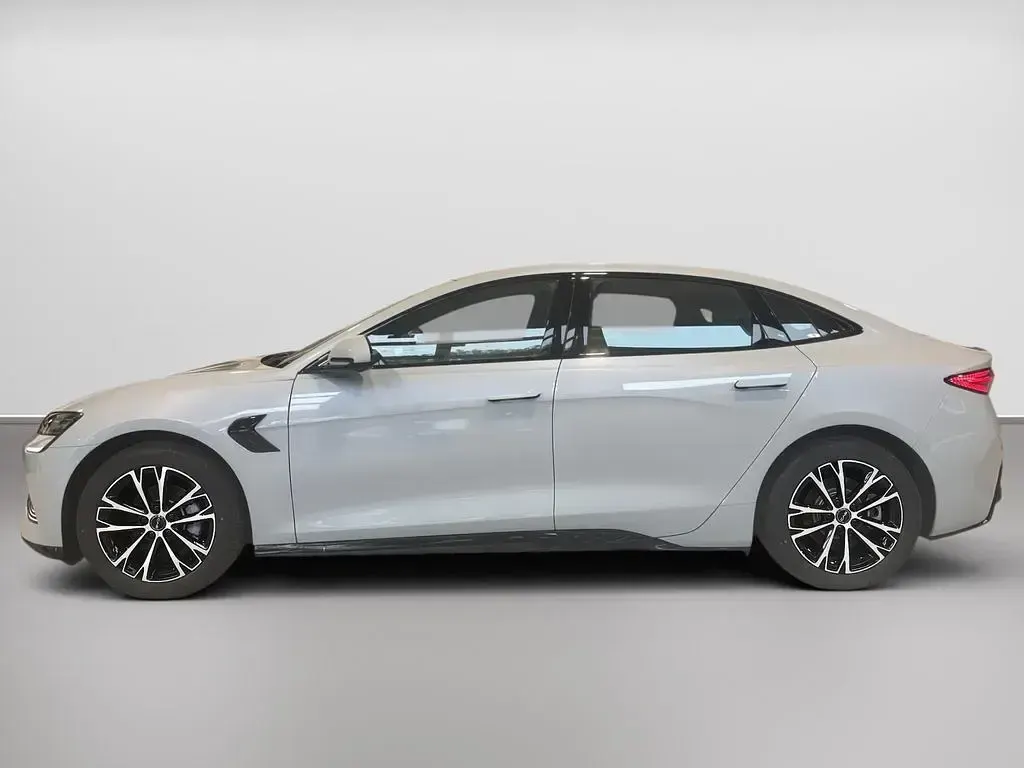 Nouvelle BYD Seal Design 169 kW (231 ch) 2026 Gris Berline