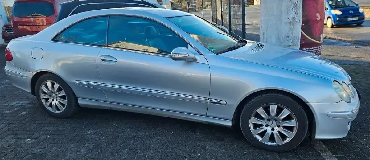 Gebraucht Mercedes CLK220 150 PS (110 kW) 2005 Silber Coupé