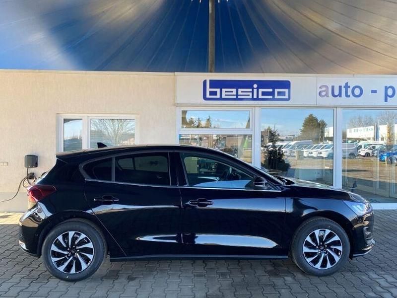 Neu Ford Focus Titanium 155 PS (114 kW) 2026 Metallic (schwarz) Limousine