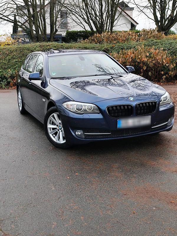 Blau Gebraucht 2011 BMW 520 Kombi | 8.300 € (Guter Preis) - Bild 1/4