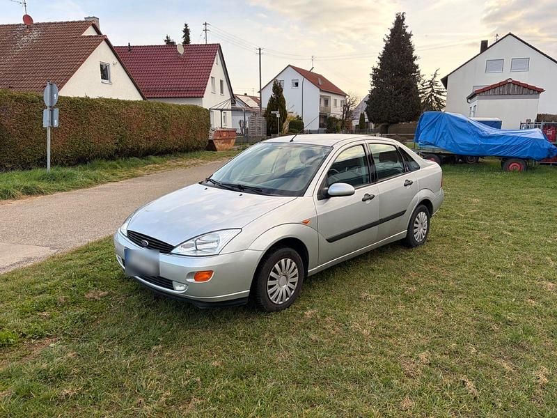 Gebraucht Ford Focus Ghia 116 PS (85 kW) 2000 Silber Limousine