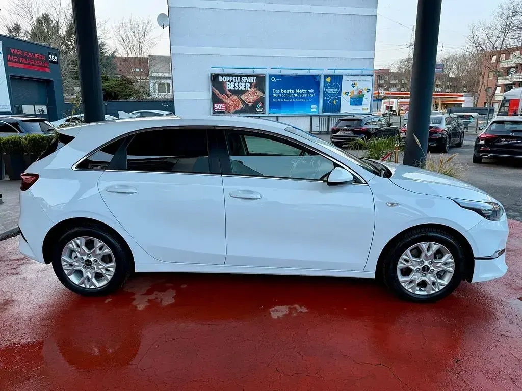 Usado Kia Ceed 160 CV (117 kW) 2022 Blanco Utilitario