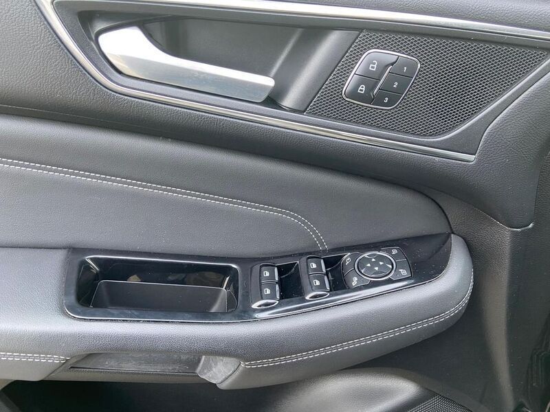 Gebraucht Ford S-MAX Titanium 209 PS (153 kW) 2016 Schwarz Van / Kleinbus