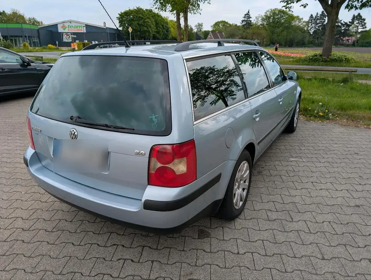 Gebraucht VW Passat 130 PS (95 kW) 2003 Blau Kombi