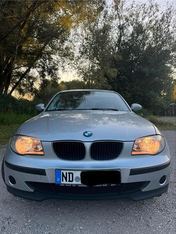 Silber Gebraucht 2006 BMW 118 Kleinwagen | 2.800 € (Fairer Preis) - Bild 1/4