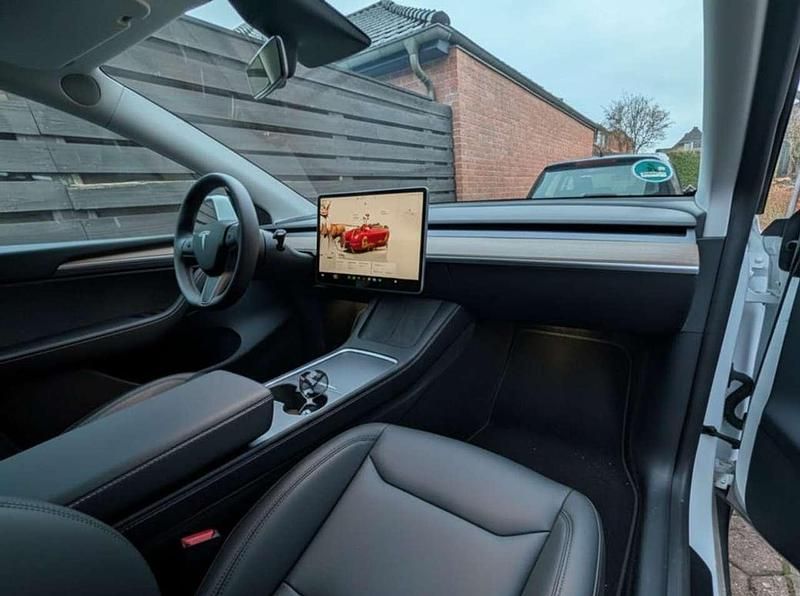 Gebraucht Tesla Model Y 378 kW (514 PS) 2024 Weiß SUV