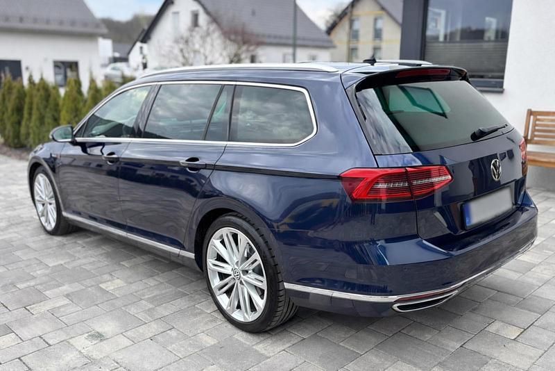 Gebraucht VW Passat Highline 239 PS (175 kW) 2016 Blau Kombi